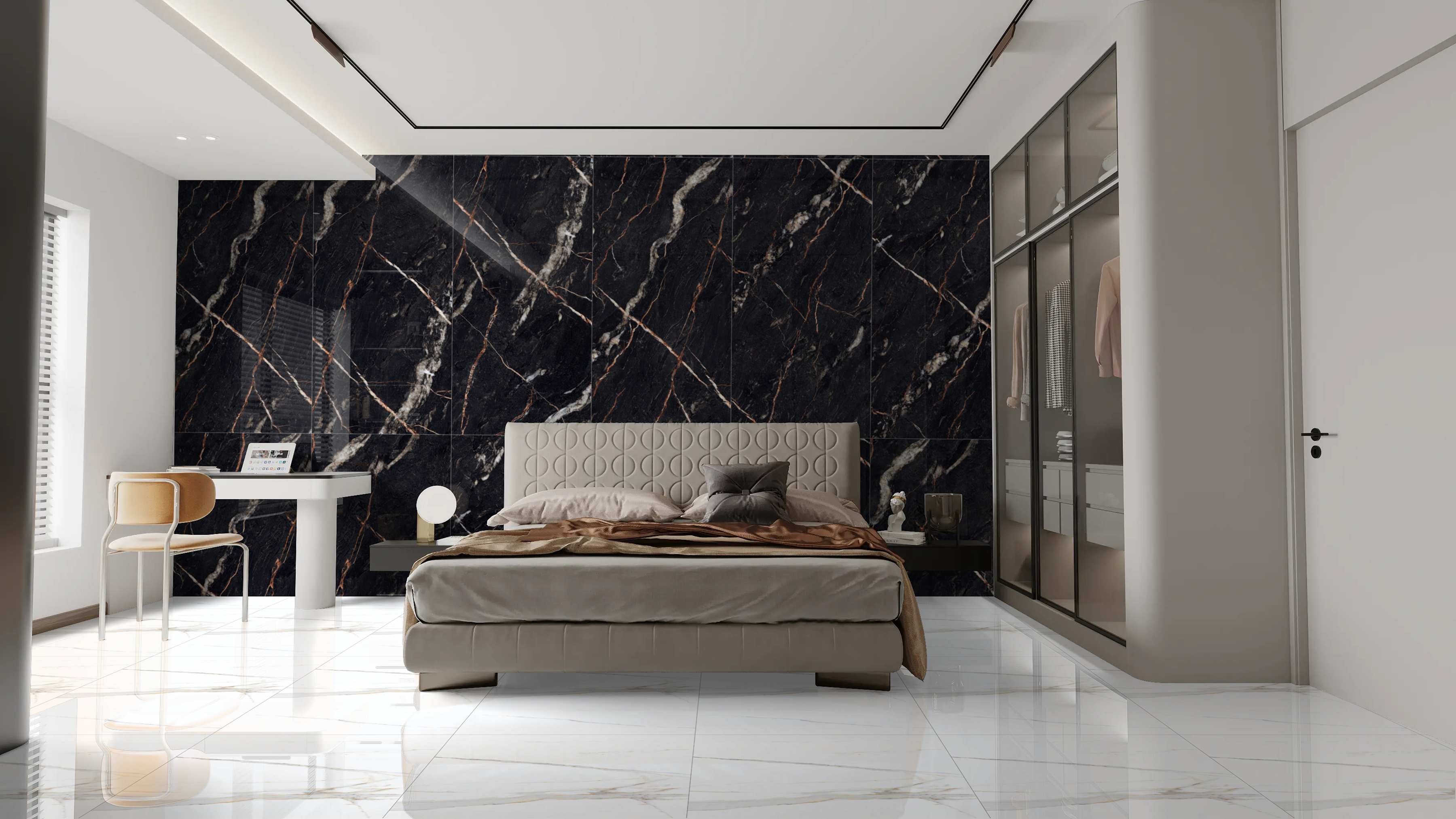 CLONIC BLACK